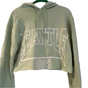 Wild Fablie Light Green Cropped Seattle Graphic Hoodie, Size Small